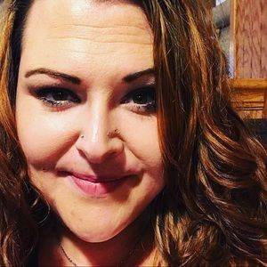 Meet your Posher, Nora